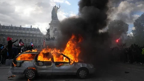 France Imposes Night Curfews Following Severe Weekend Rioting and Looting